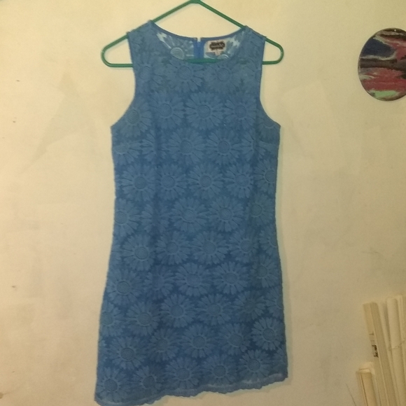 Dresses - Picture 9 of 9